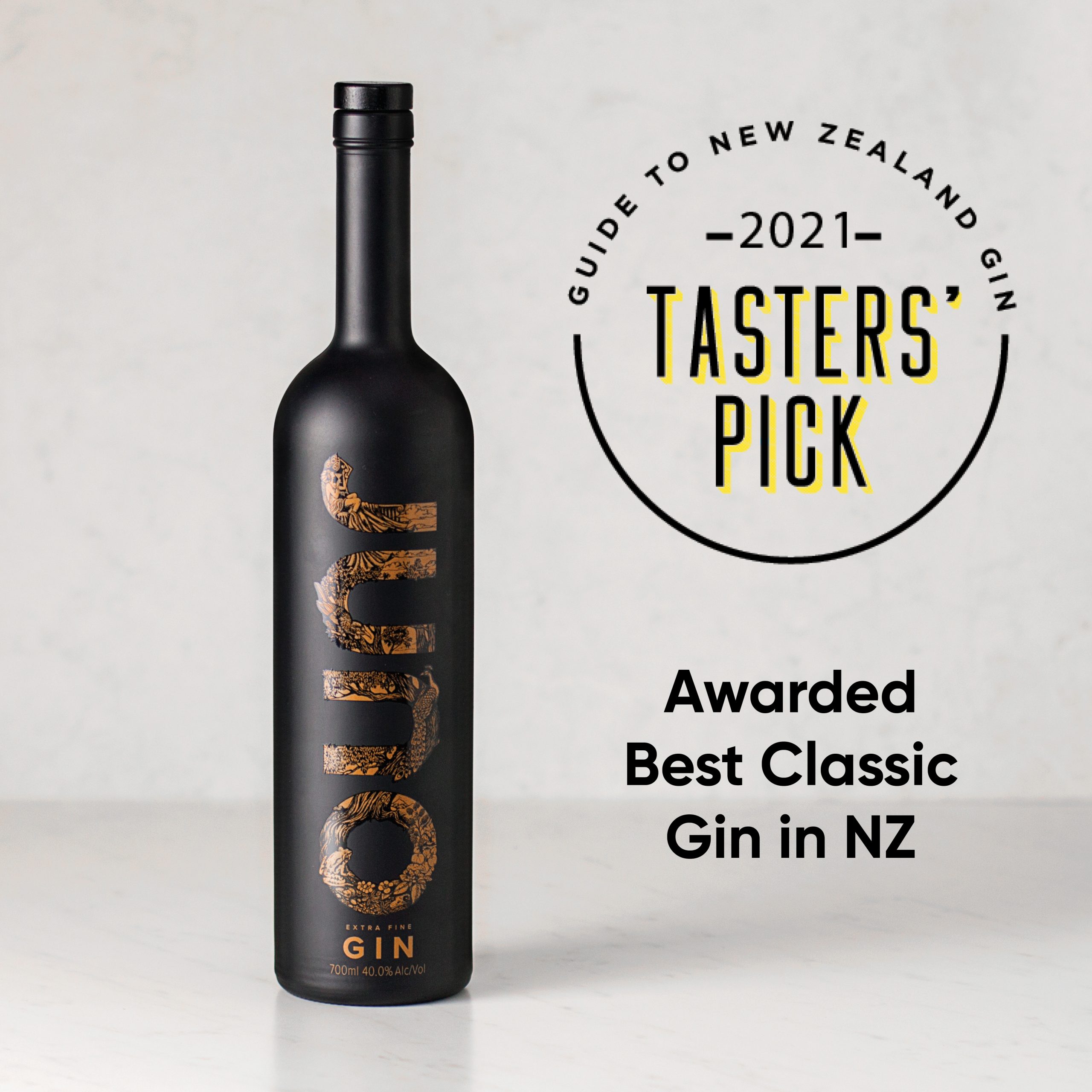 Juno Extra Fine Gin 700ml with Tasters' Pick 2021 Award Badge on light grey background.